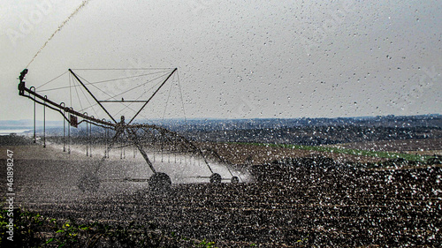 Irrigação Pivo Central - central pivot irrigation photo