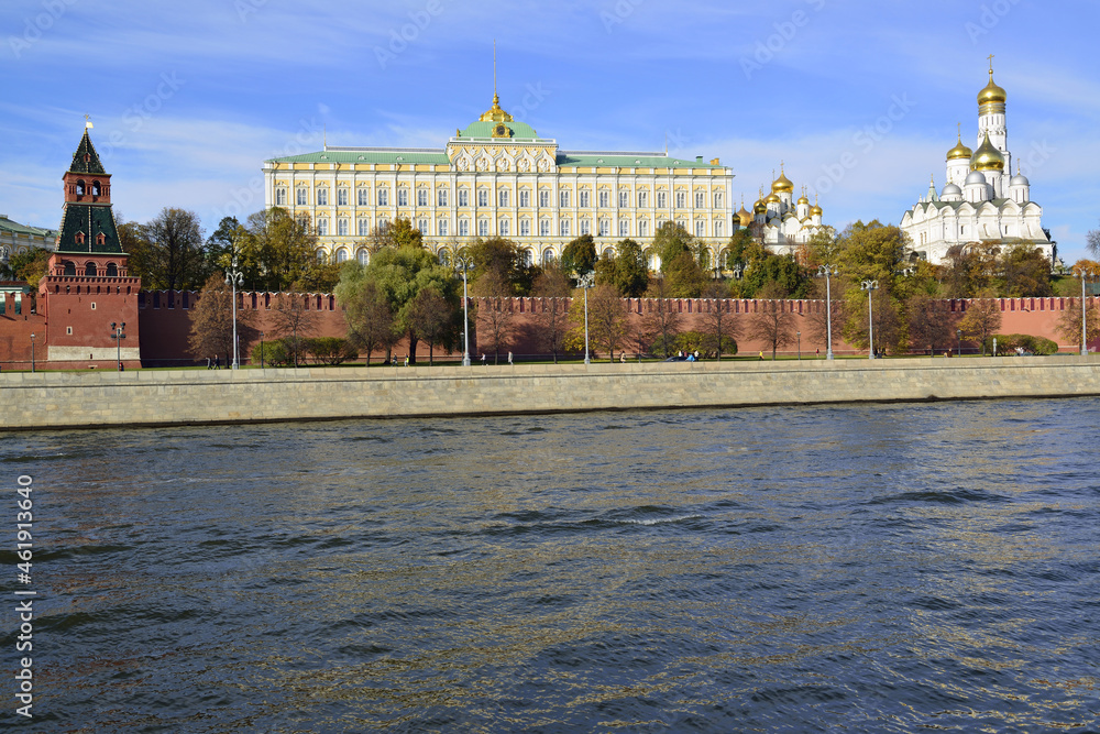 Obraz premium Golden autumn in Moscow