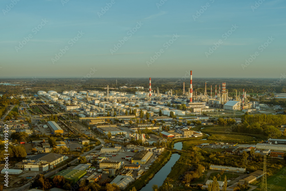 Fototapeta premium lotos oil refinery in gdansk 