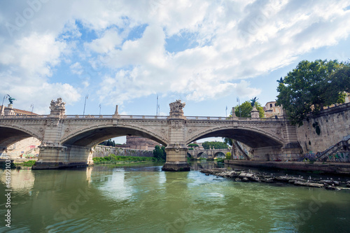 Giro in battello sul Tevere a Roma.Sul fiume a navigare © Claudio Quacquarelli
