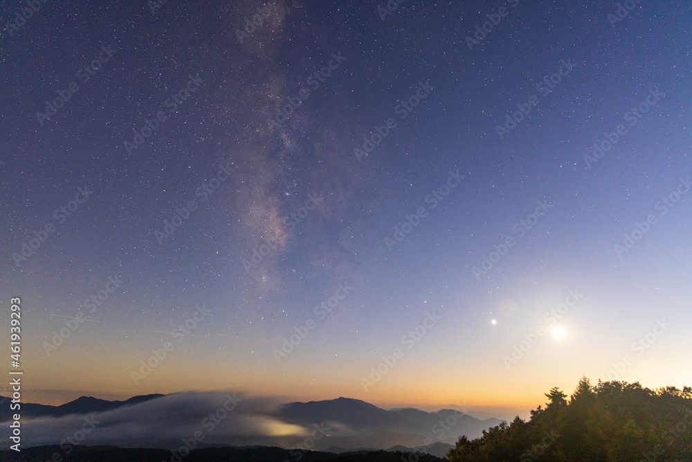 Fototapeta premium 日本の岡山県真庭市のとても美しい天の川