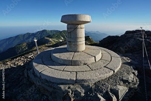 早朝の白馬岳山頂 避雷針