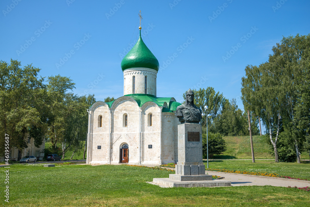 PERESLAVL-ZALESSKY, RUSSIA - JULY 15, 2016: Monument to Russian Prince Alexander Nevsky against the background of the medieval Transfiguration Cathedral on a sunny July day. Golden ring of Russia