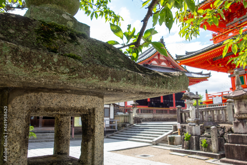 Obraz premium temple in the city
