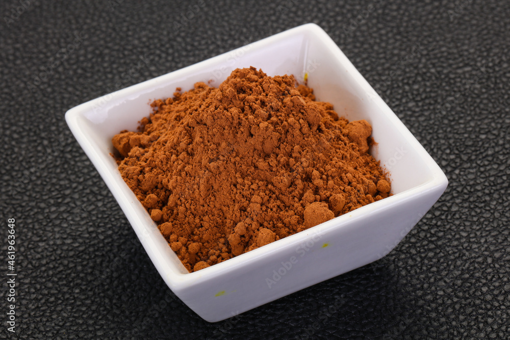 Cocoa powder in the bowl