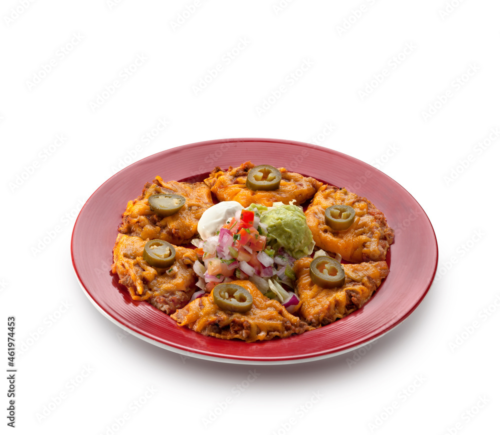 Tacos con frijoles para aperitivo, en porciones, comida mejicana en plato rojo. Tacos with beans for appetizer, portioned, Mexican food on red plate.