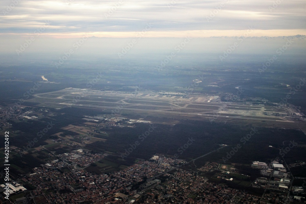 2020.12.27 Milan Malpensa Airport, via the airport with the take-off and 
landing runways during the turn of the plane

