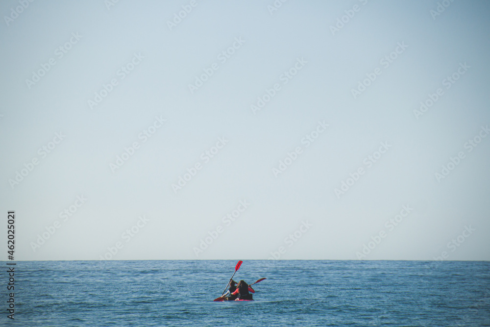 Naklejka premium Mar, cielo, aventura