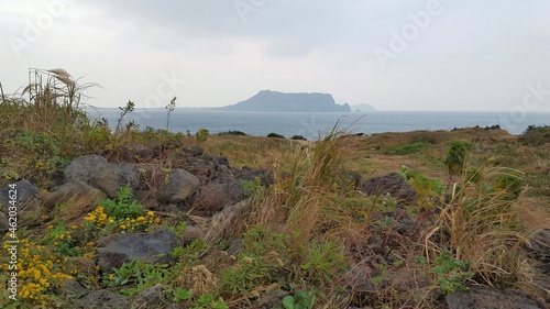 대한민국 섭지코지에서 바라본 제주도 성산일출봉 photo