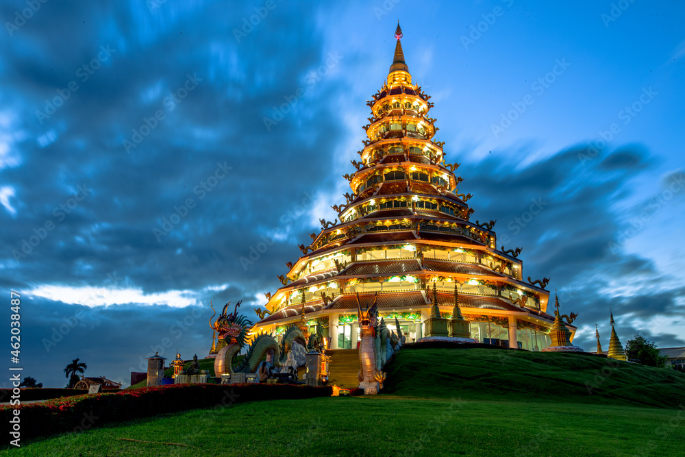 Wat Hyua Pla Kang, Chinese temple in Chiang Rai Thailand, This is the most popular temple in Chiang Rai.