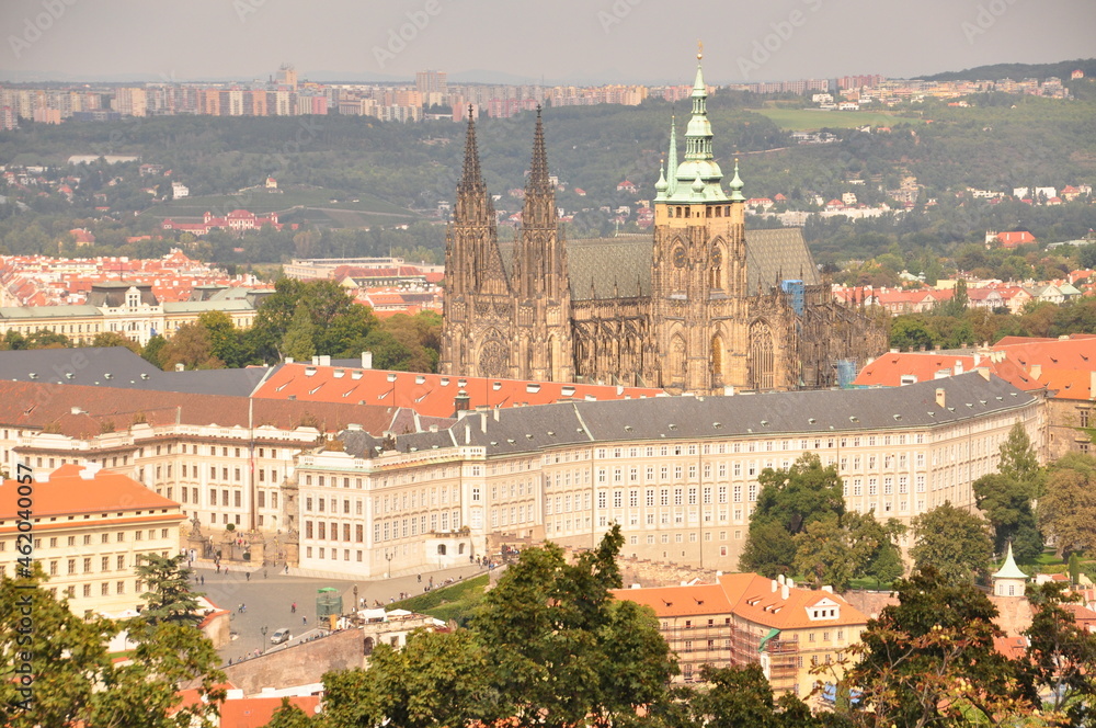 プラハ城・旧市街の街並み～ペトシーン公園展望台からの眺め