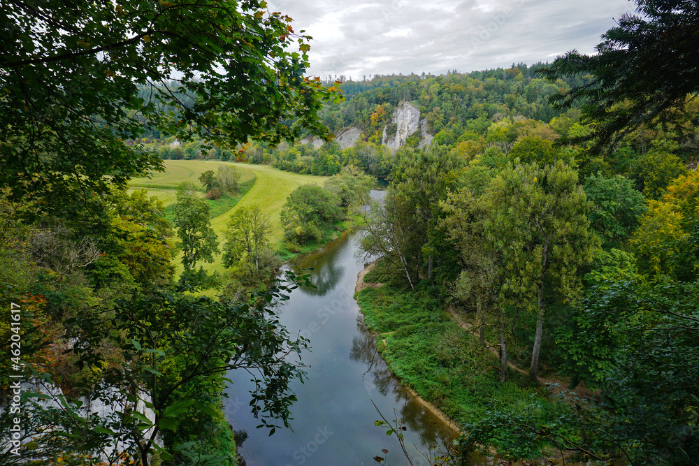 Naturpark Obere Donau; Blick vom Känzele auf die Donau bei Inzigkofen, Baden Württemberg, Deutschland