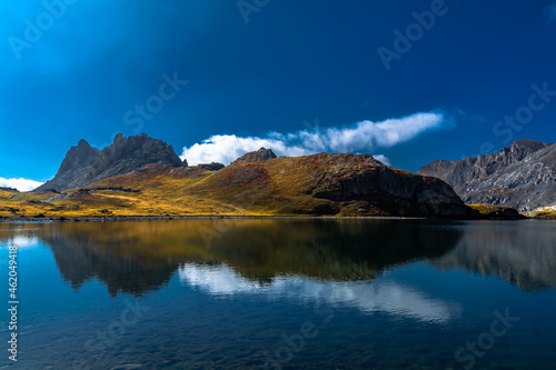 Le montagne della provincia di Cuneo e i loro laghi alpini © alessandrogiam