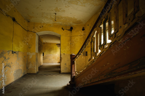 old abandoned building © Sieku Photo