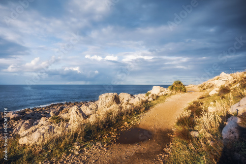 Naturschutzgebiet Capo Gallo auf Sizilien in der Nähe von Mondello bei Palermo in Italien, Europa in Oktober bei Sonnenuntergang