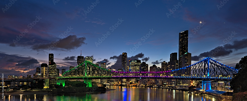 The skyline of Brisbane and the Story Bridge