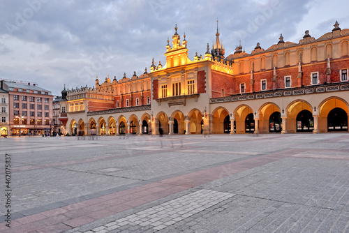 Fototapeta Naklejka Na Ścianę i Meble -  Old Town square in Krakow, Poland.