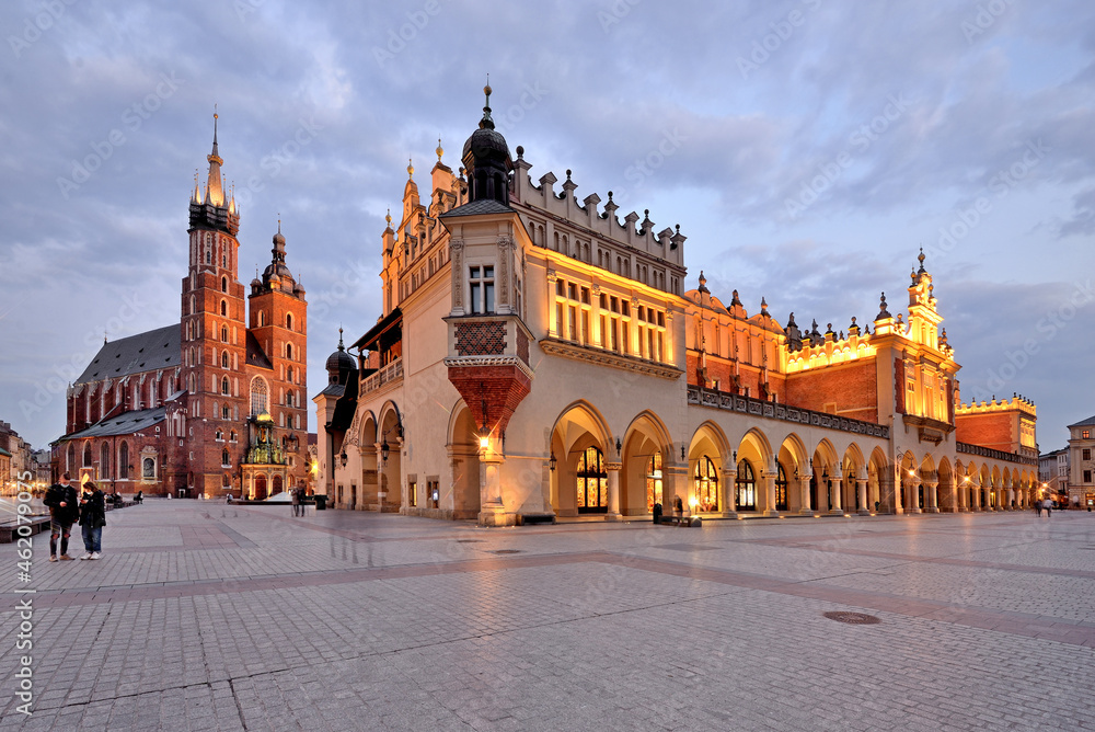 Old Town square in Krakow, Poland. - obrazy, fototapety, plakaty 