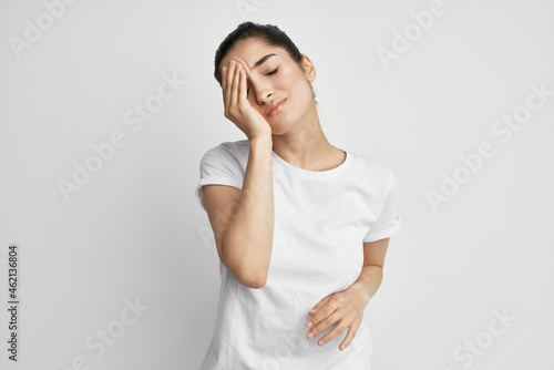 woman with headache health problems emotions Studio © SHOTPRIME STUDIO