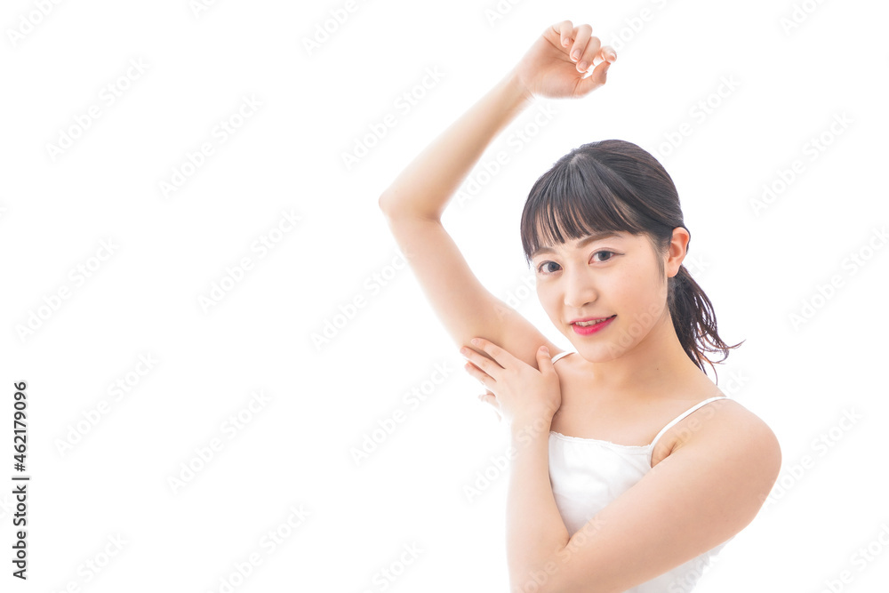 ワキを気にする若い女性 ワキを気にする若い女性