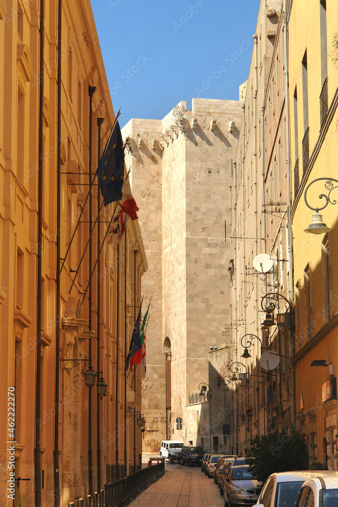 Φωτογραφία The Torre dell'Elefante or Tower of the Elephant  -  a medieval tower in Cagliari, southern Sardinia, Italy