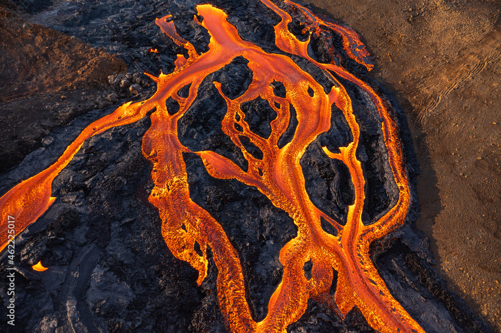 Patterns of lava from an active volcano eruption. Mount Fagradalsfjall, Iceland - obrazy, fototapety, plakaty 