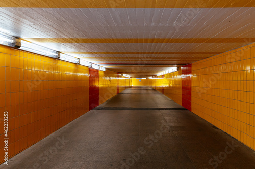 Beleuchtete Fußgängerunterführung