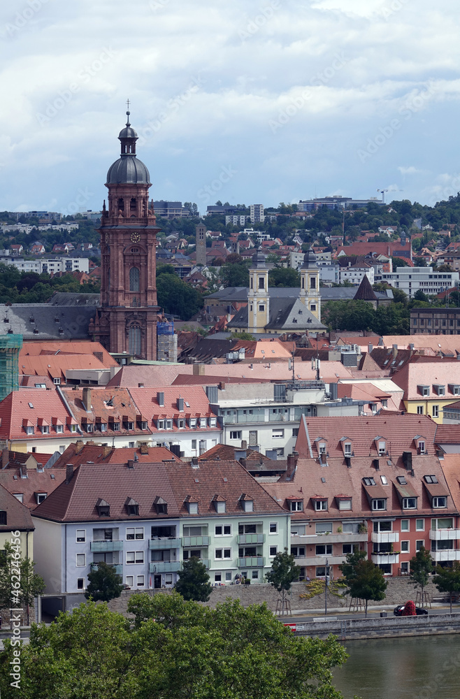 Obraz premium Main und Altstadt in Wuerzburg