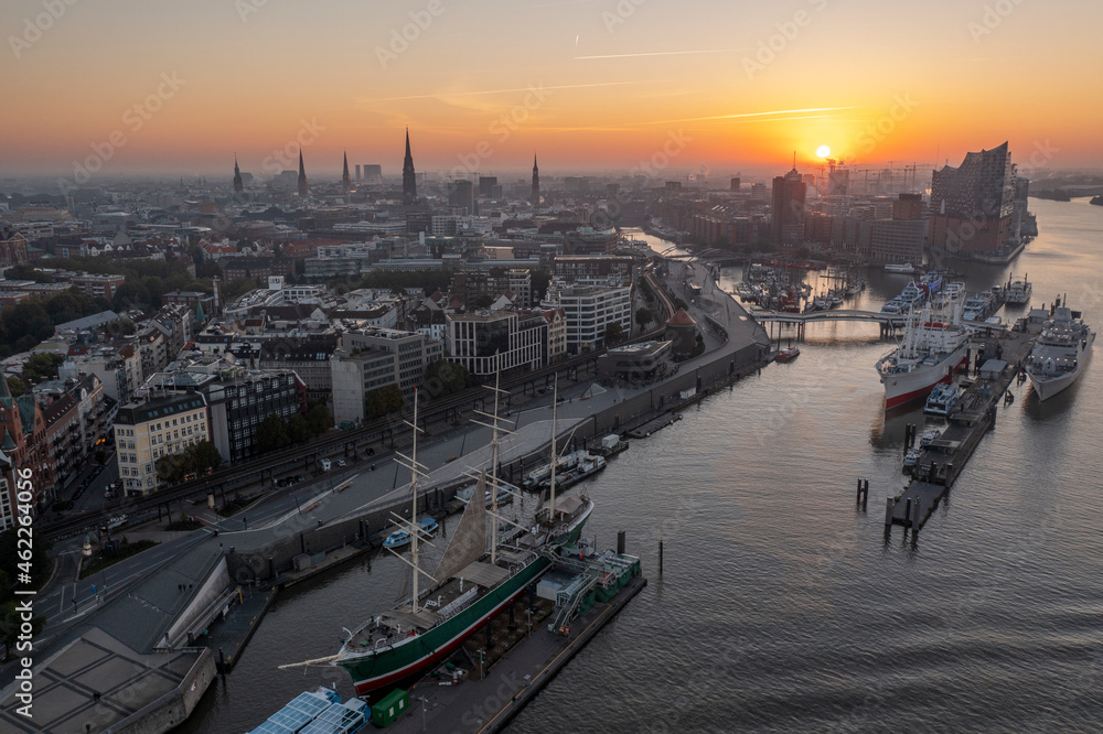 Naklejka premium Hamburg, Germany, Panorama of the Harbour and the city