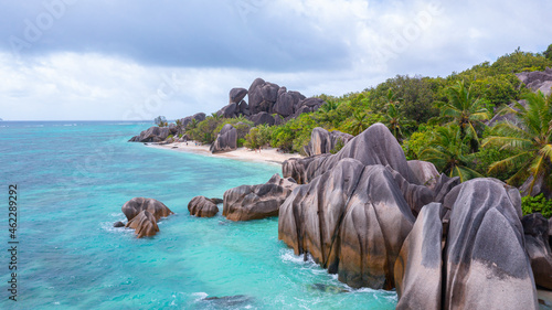 Der Traumstrand Anse Source d'Argent mit seinen Granitfelsen auf der Insel La Digue auf den Seychellen