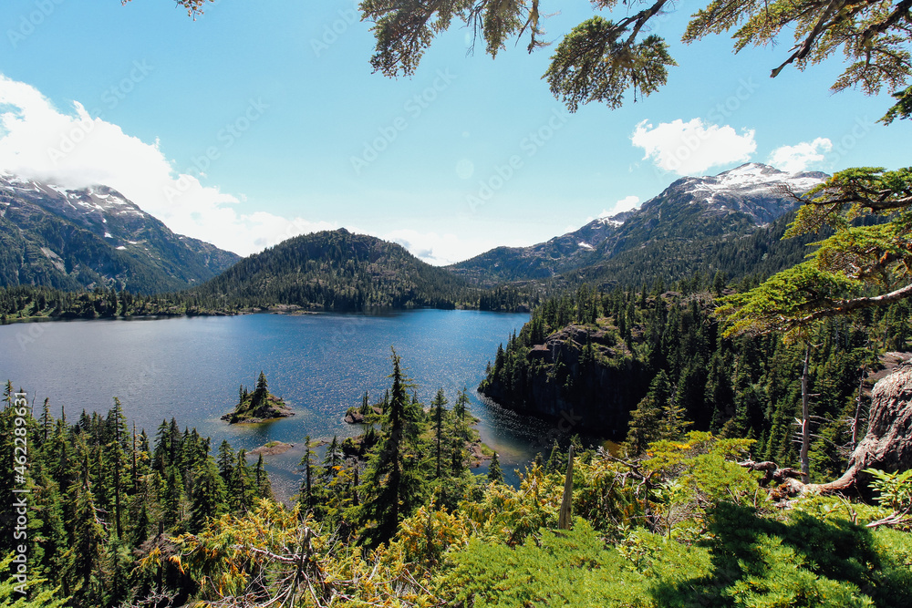 Naklejka premium lake and mountains 