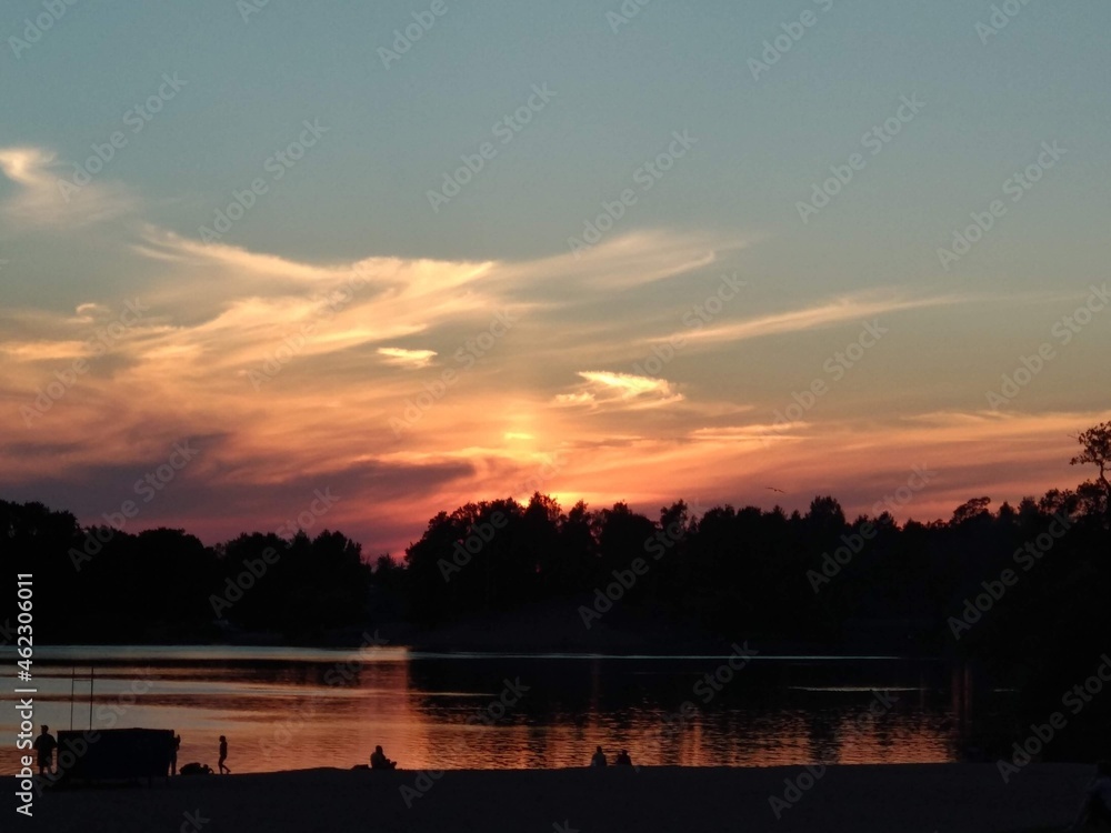 Obraz premium sunset over the river