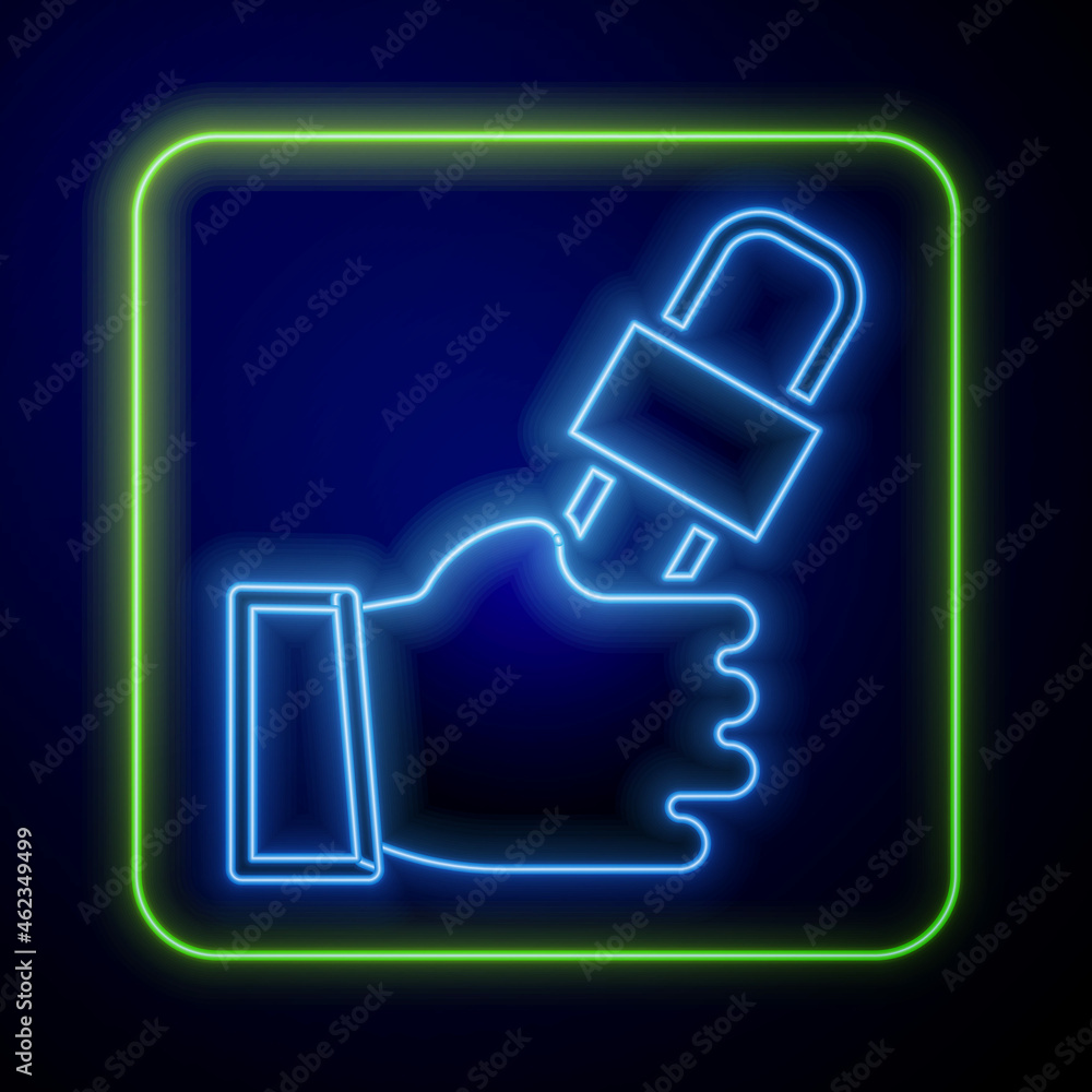 Obraz premium Glowing neon Journalist hand holding microphones performing interview icon isolated on blue background. Vector