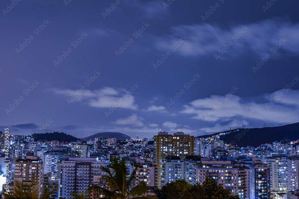Obraz premium Niterói, Rio de Janeiro, Brazil - CIRCA 2021: Long exposure urban night photography with buildings and lights of a Brazilian city