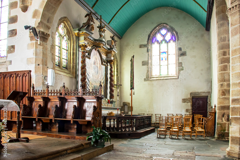 Plourin-les-Morlaix. Vue intérieure d'ensemble de l'église Notre-Dame. Finistère. Bretagne	
