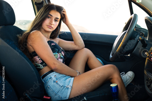 Young caucasian woman inside a car © Jorge Argazkiak