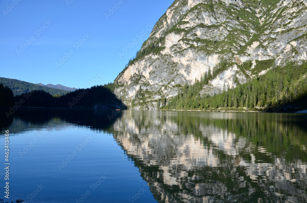 Pragser Wildsee (Lago die Braies, Braies wild like) in die Dolomites, South Tyrol 