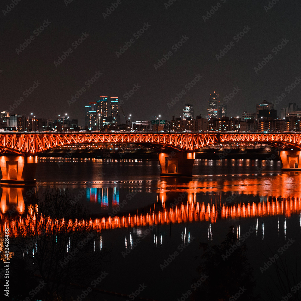 Naklejka premium night view of the city