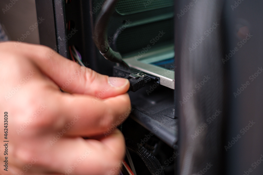 Festplatte in Computer einbauen - Anschließen Festplatte im Computer Festplatte in Computer einbauen - Anschließen Festplatte im Computer