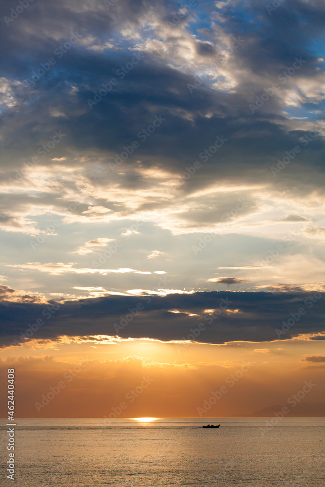 Fototapeta premium sunset over the sea