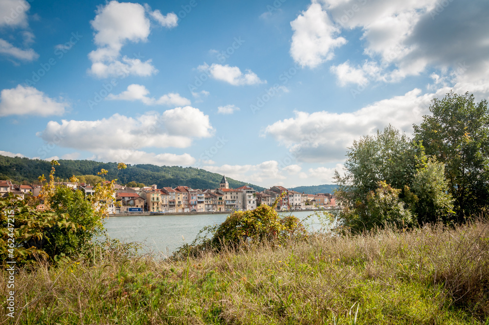 Vue générale de Saint-Vallier et du Rhône 