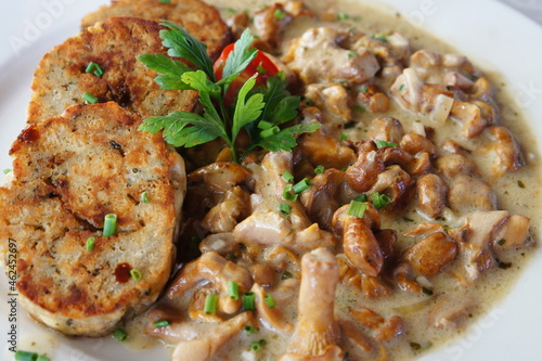 Knödel mit Pfifferling