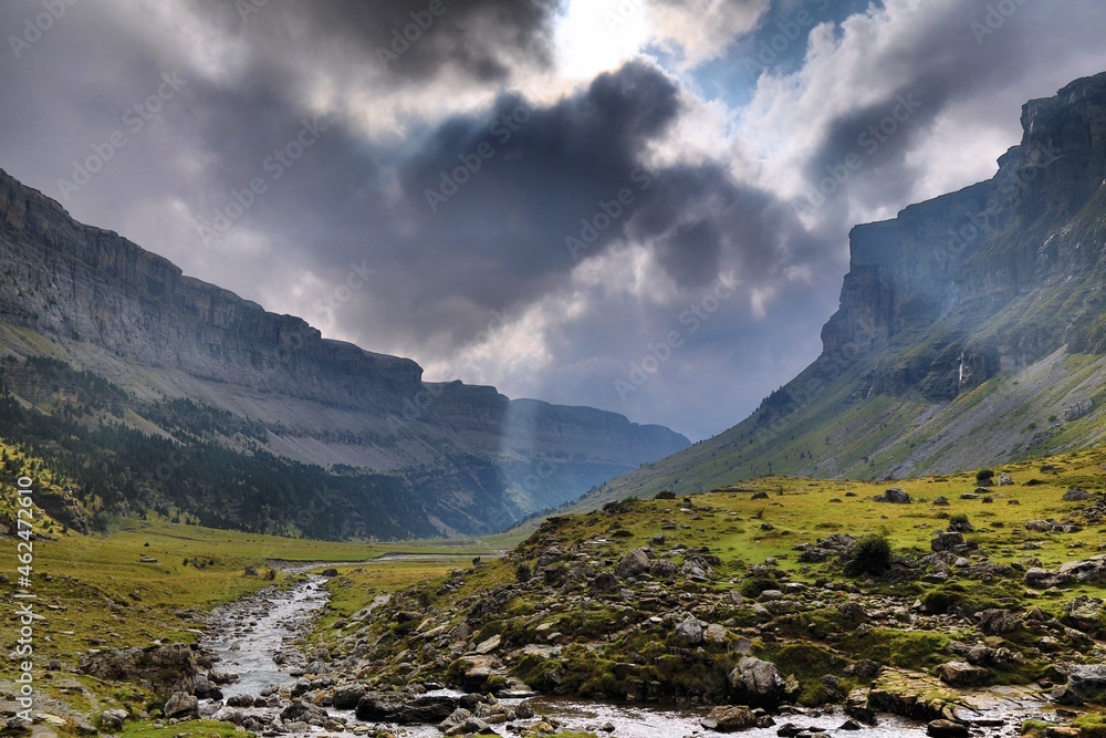 Fototapeta premium Pyrenees HDR photo - Ordesa valley in Spain