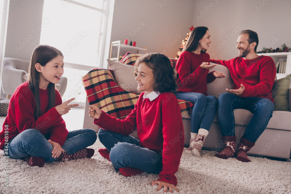 Photo of small kids brother sister play atmosphere xmas december tradition husband wife marriage indoors Photo of small kids brother sister play atmosphere xmas december tradition husband wife marriage indoors