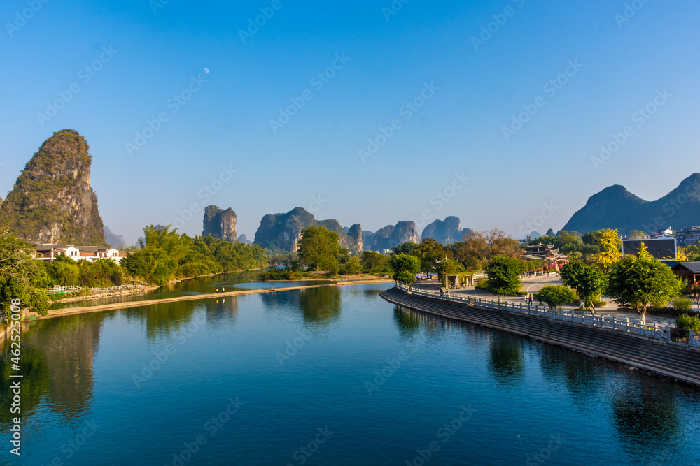 Fototapeta premium Landscape of the Li River in Yangshuo, China