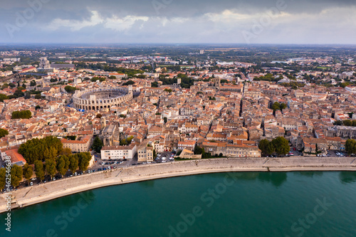 Obraz na plátně Aerial townscape of Arles with view of Arles Amphitheatre and Rhone River
