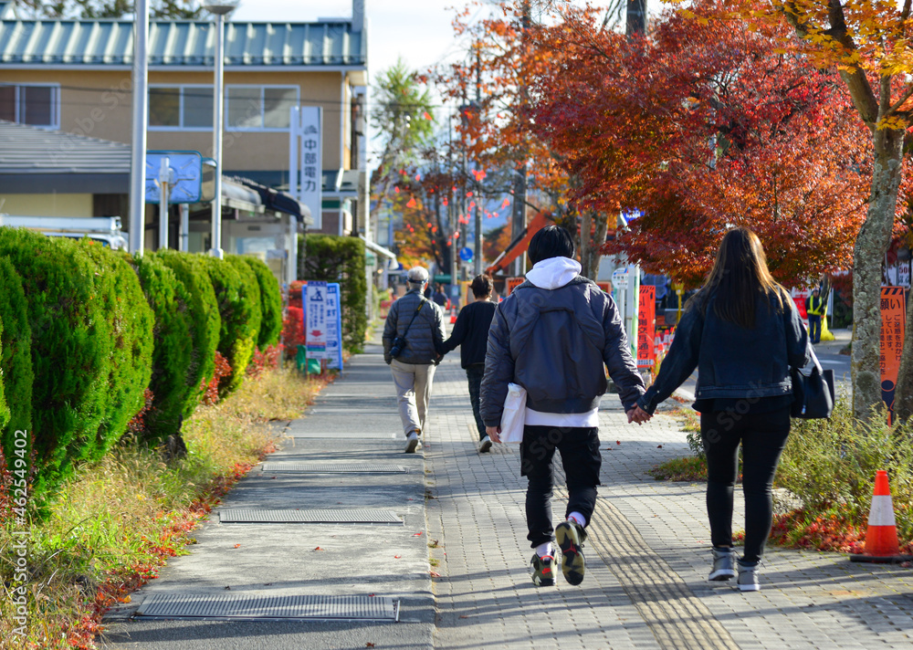 Obraz premium Scene of street at autumn in Karuizawa, Japan
