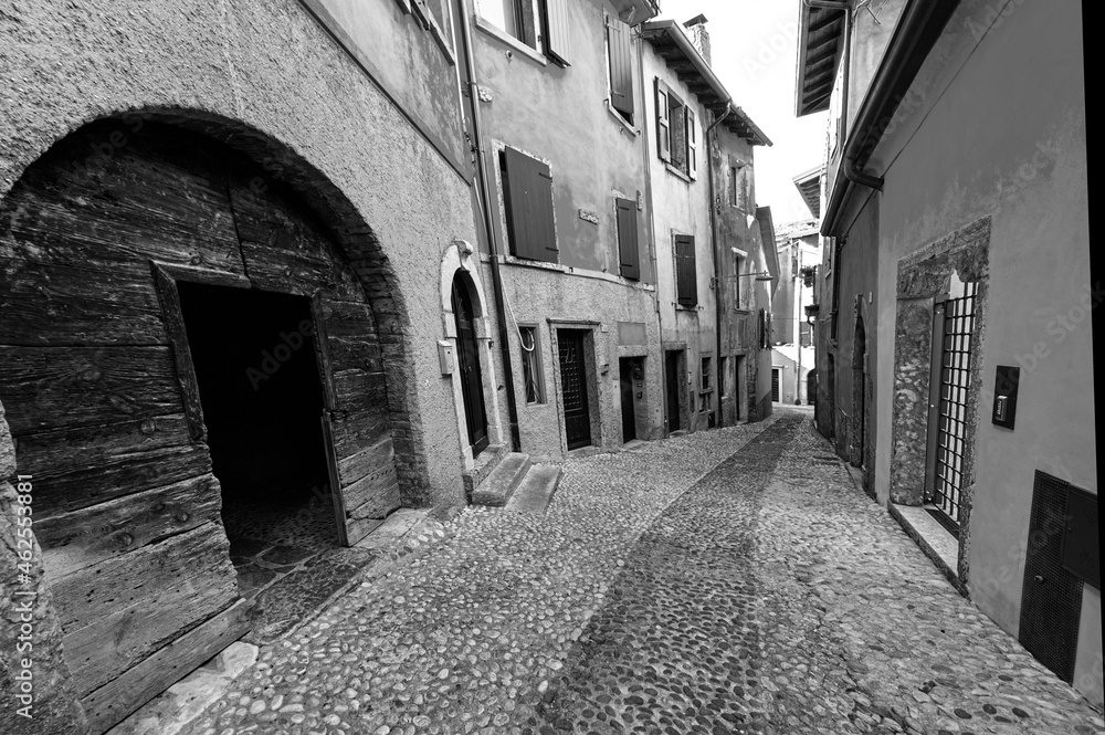 Obraz premium Narrow medieval street