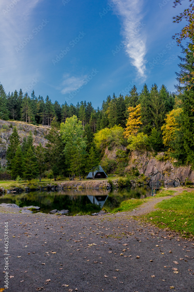 Der farbenfrohe Herbst kehrt langsam aber sicher auf den Höhen des Thüringer Waldes ein - Thüringen Der farbenfrohe Herbst kehrt langsam aber sicher auf den Höhen des Thüringer Waldes ein - Thüringen