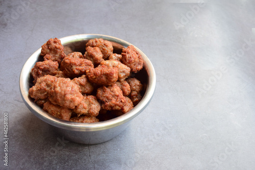 Fried Pork Balls with Garlic